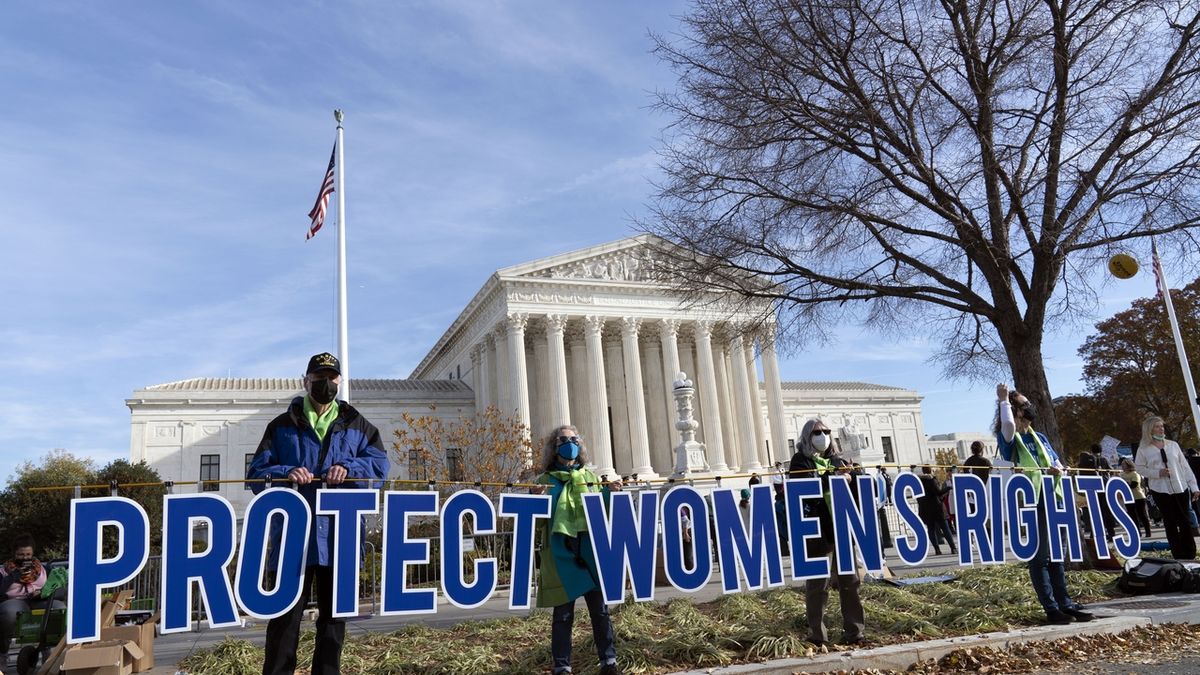 Nejvyšší soud USA projednává potratový zákon z Mississippi