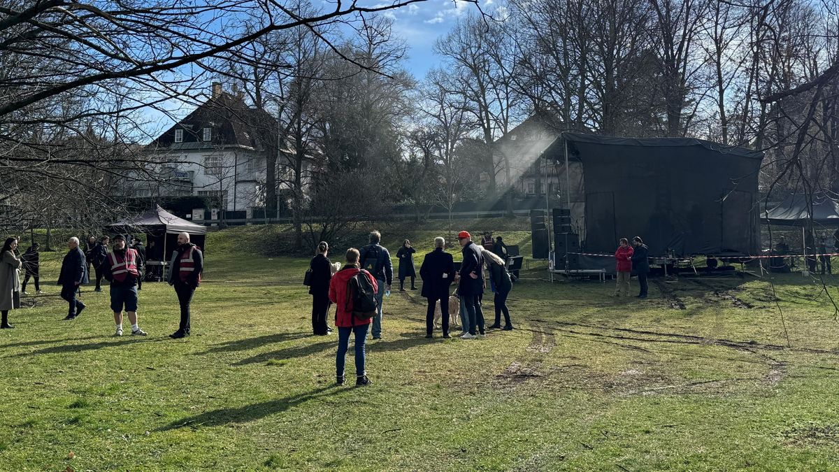 Proti strachu, za Ukrajinu. Výročí ruské invaze připomínají koncerty i pochody