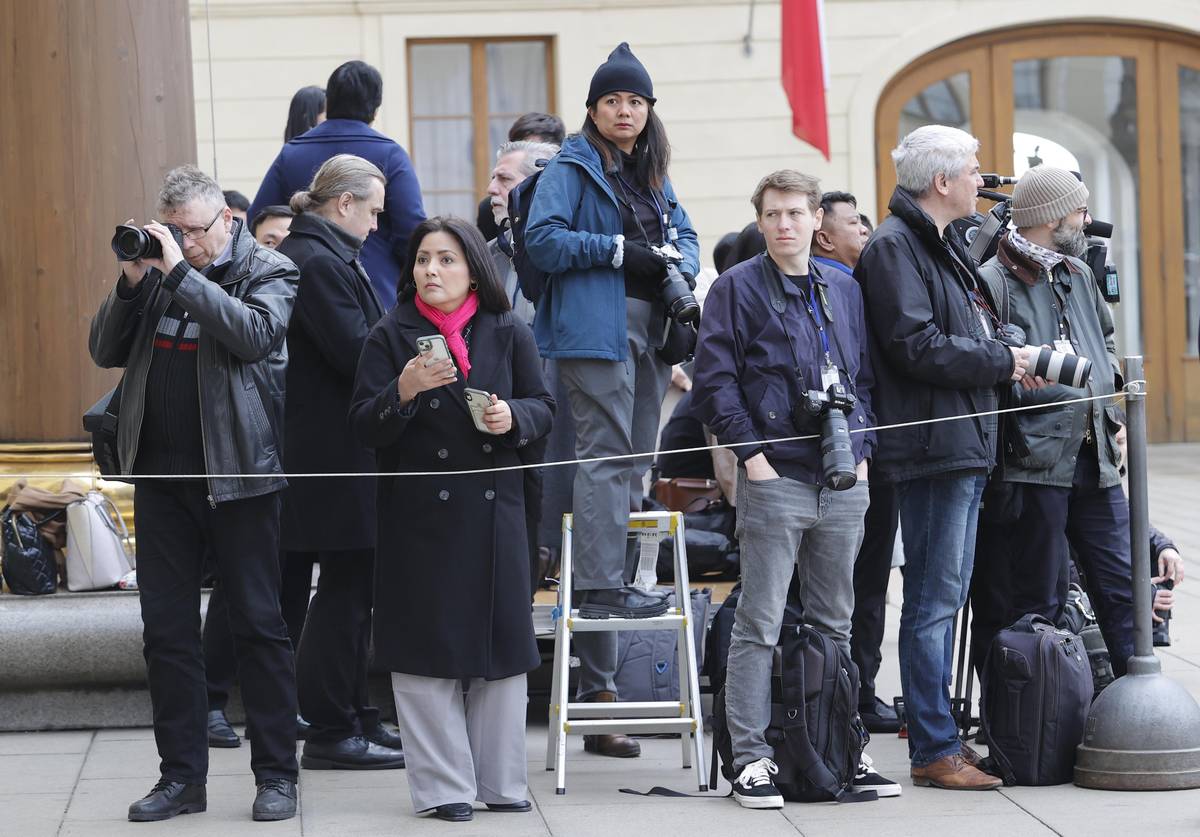 Novináři ČR a Filipín očekávají příchod hlav států