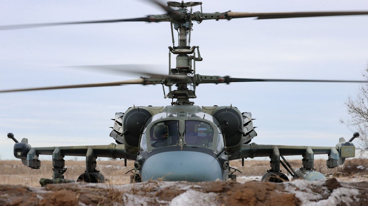 Ukrajinci hlásí sestřelení ruského vrtulníku Ka-52 Alligator