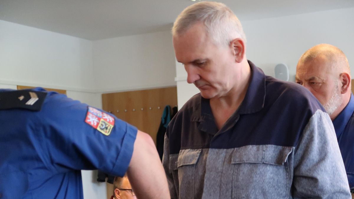 Vrchní soud zrušil rozsudek nad Březinou pro ovlivňování svědků