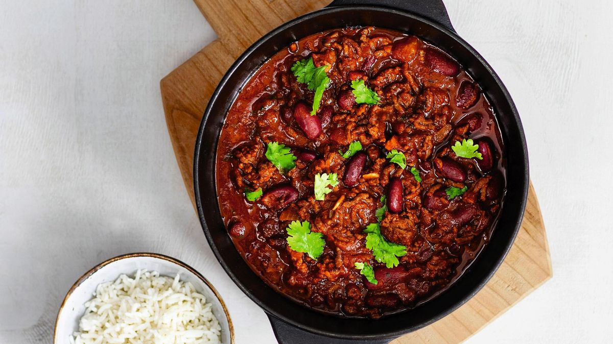 Recepty pro začátečníky: chilli con carne, smažená rýže a banánová bábovka