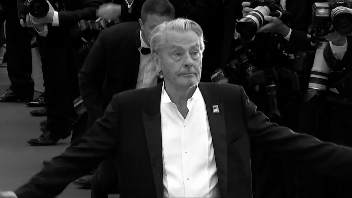 Zemřel Alain Delon