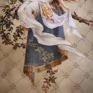 Palác je plný odkazů na světová náboženství a mytologii.