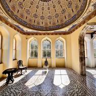 Místo má uměleckou, a přesto útulnou atmosféru.