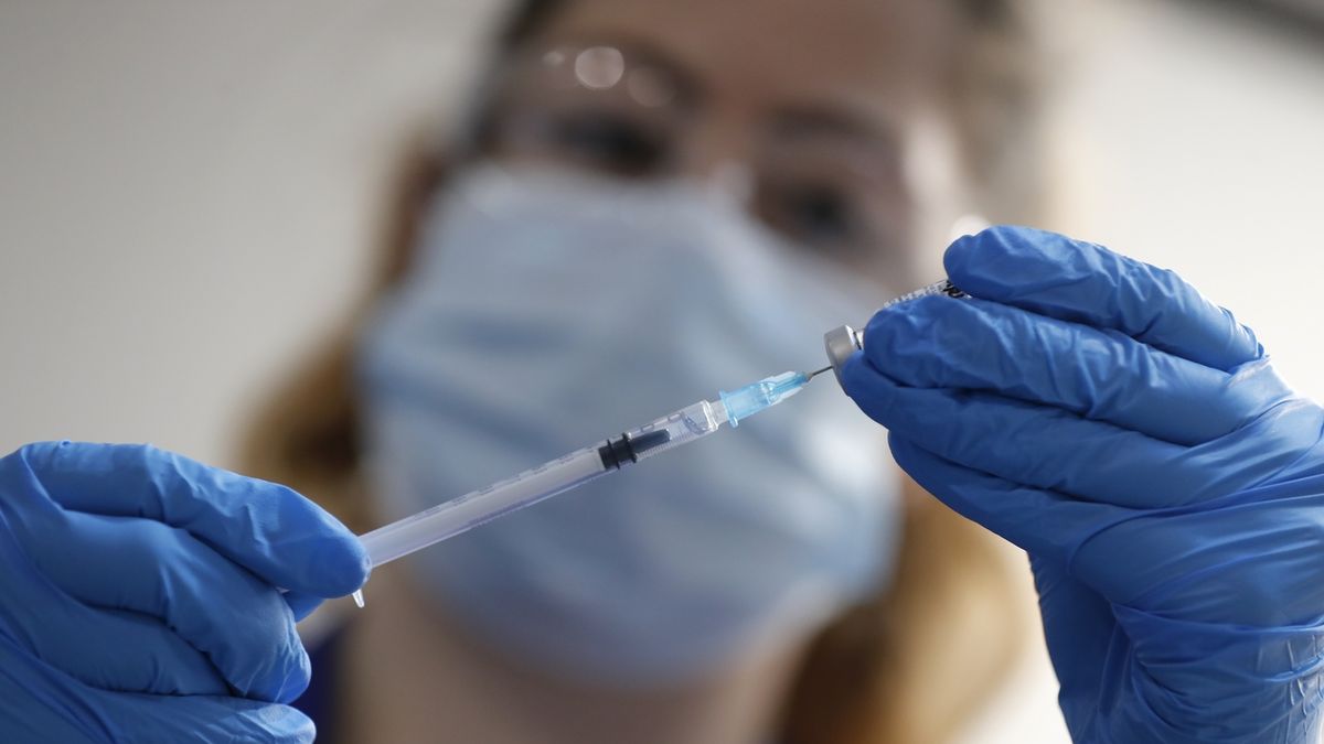 Vakcína Pfizeru pro 5000 lidí bude už koncem roku