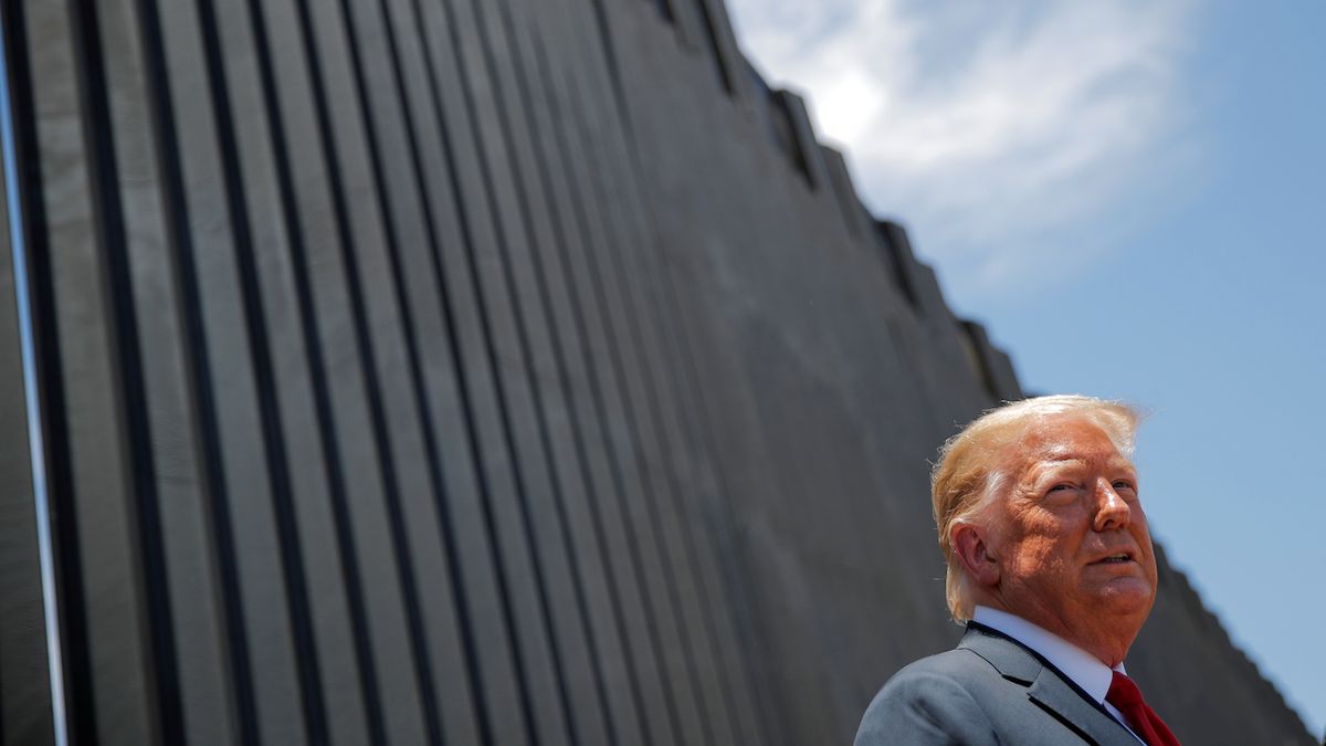 V USA obnoví třicet let starou praktiku. Úředníci budou zpovídat sousedy žadatelů o azyl