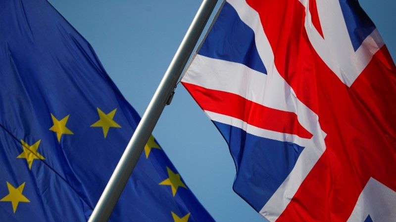 Země EU jednomyslně schválily dohodu s Británií