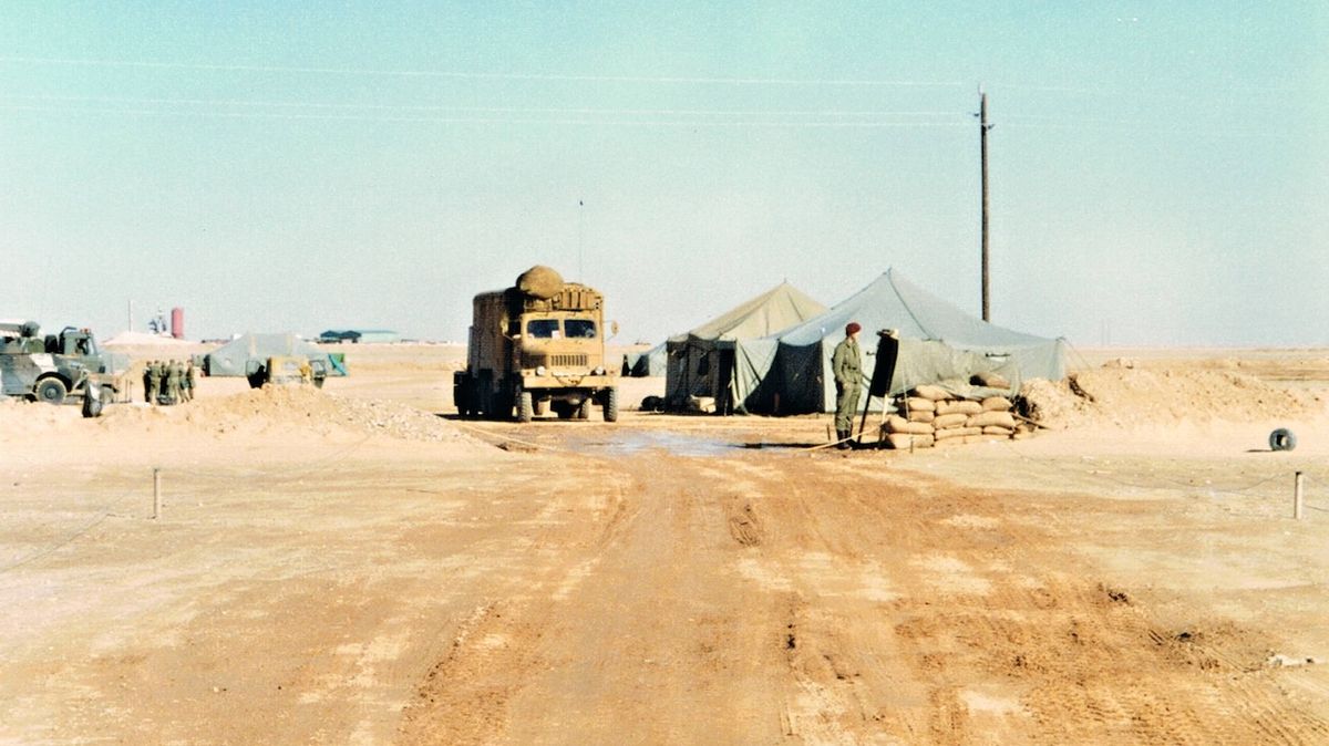 Československý základní tábor v Saúdské Arábii při operaci Pouštní bouře.