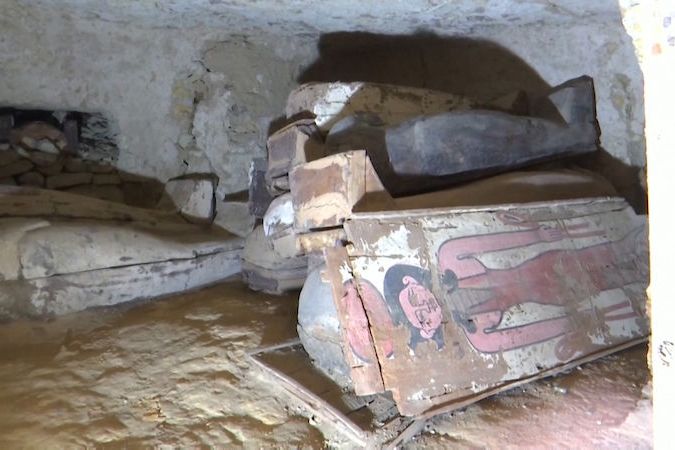 BEZ KOMENTÁŘE: V Egyptě našli 3000 let staré rakve