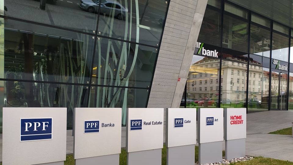 PPF navýšila podíl v polském provozovateli výdejních boxů