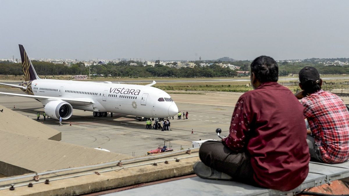 Před odletem z Indie měli všichni cestující negativní test, po příletu bylo vše jinak