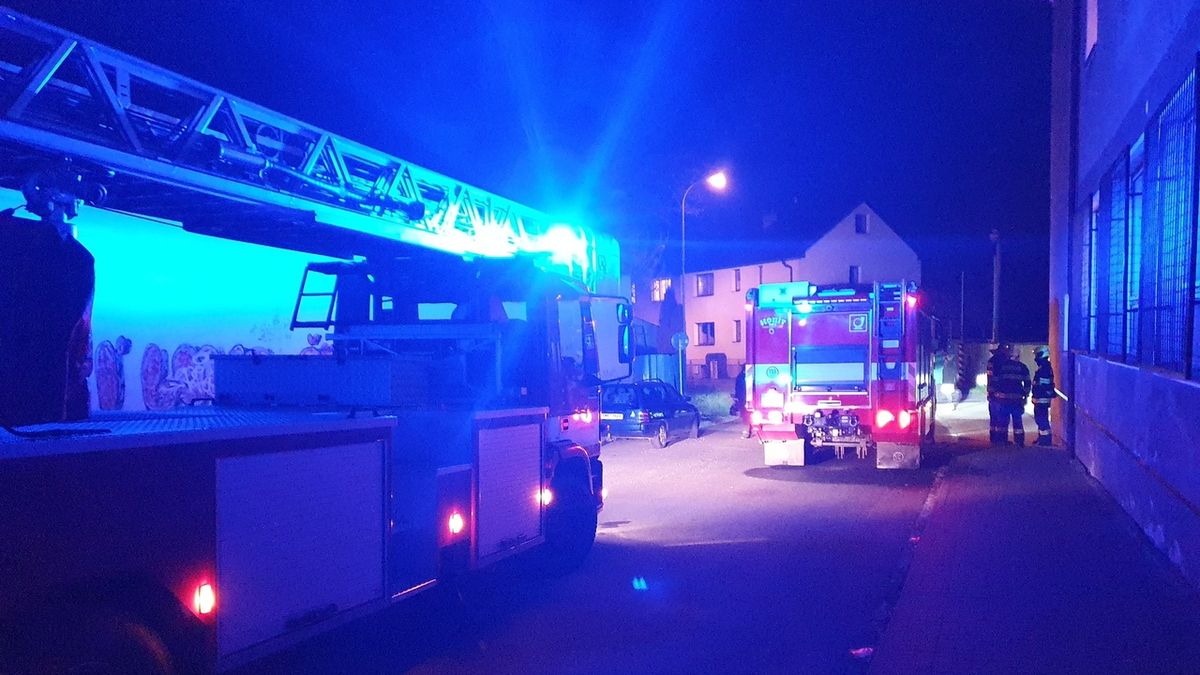 V Zábřehu hořel pokoj na ubytovně, hasiči evakuovali 52 lidí
