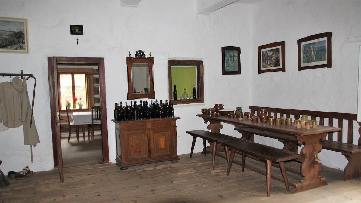 Ve světnici bývala kdysi hospoda.