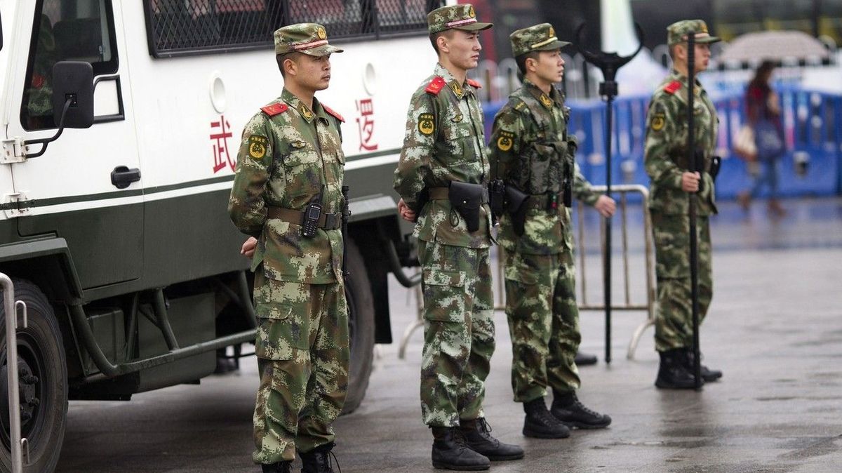 Krvavý masakr: Útočník na východě Číny zabil pět lidí a 15 jich pobodal