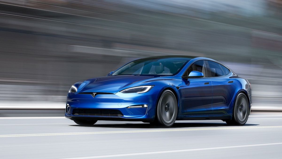 Tesla Model S Plaid je nejrychlejší produkční auto na čtvrtmíli, říká Jay Leno
