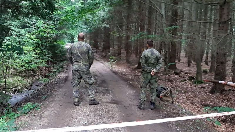 Výbuch v Brdech s vážně zraněnými vojáky vyšetřuje policie jako těžké ublížení na zdraví