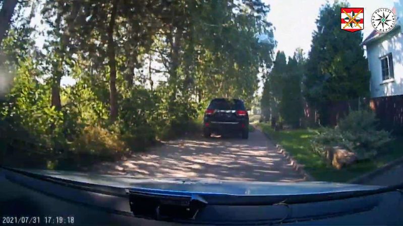 Šofér kradeného Jeepu ujížděl z Brna, v patách měl střílející policisty