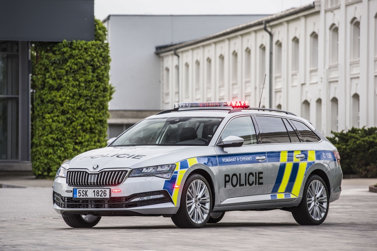 Policie Zadržela člověka Podezřelého Z Nastražení Bomby Na Autě V ...