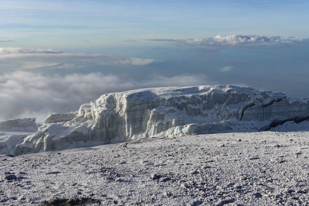 Vrchol horského masivu Kilimandžáro na ilustračním snímku