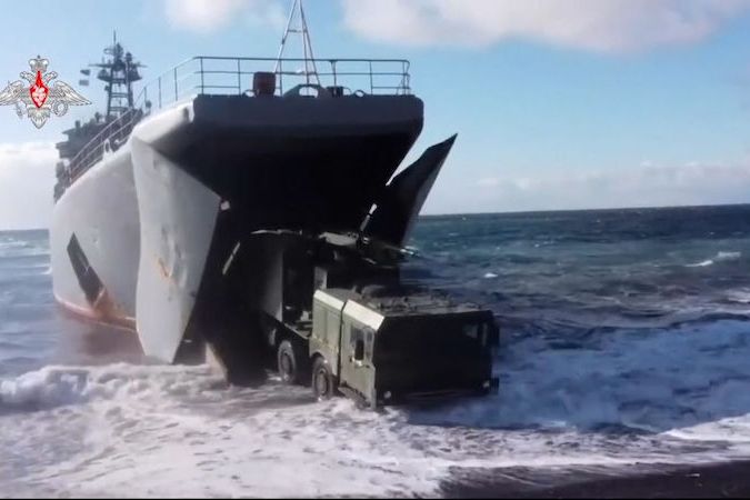BEZ KOMENTÁŘE: Rusko rozmístilo raketové systémy pobřežní obrany v blízkosti tichomořskcýh ostrovů, které si nárokuje i Japonsko