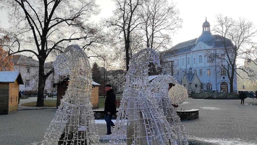 Vandalové v Ostravě ničí vánoční výzdobu
