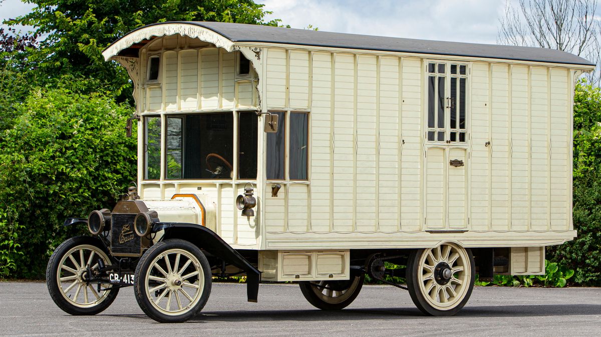Na prodej je pravděpodobně nejstarší karavan na světě