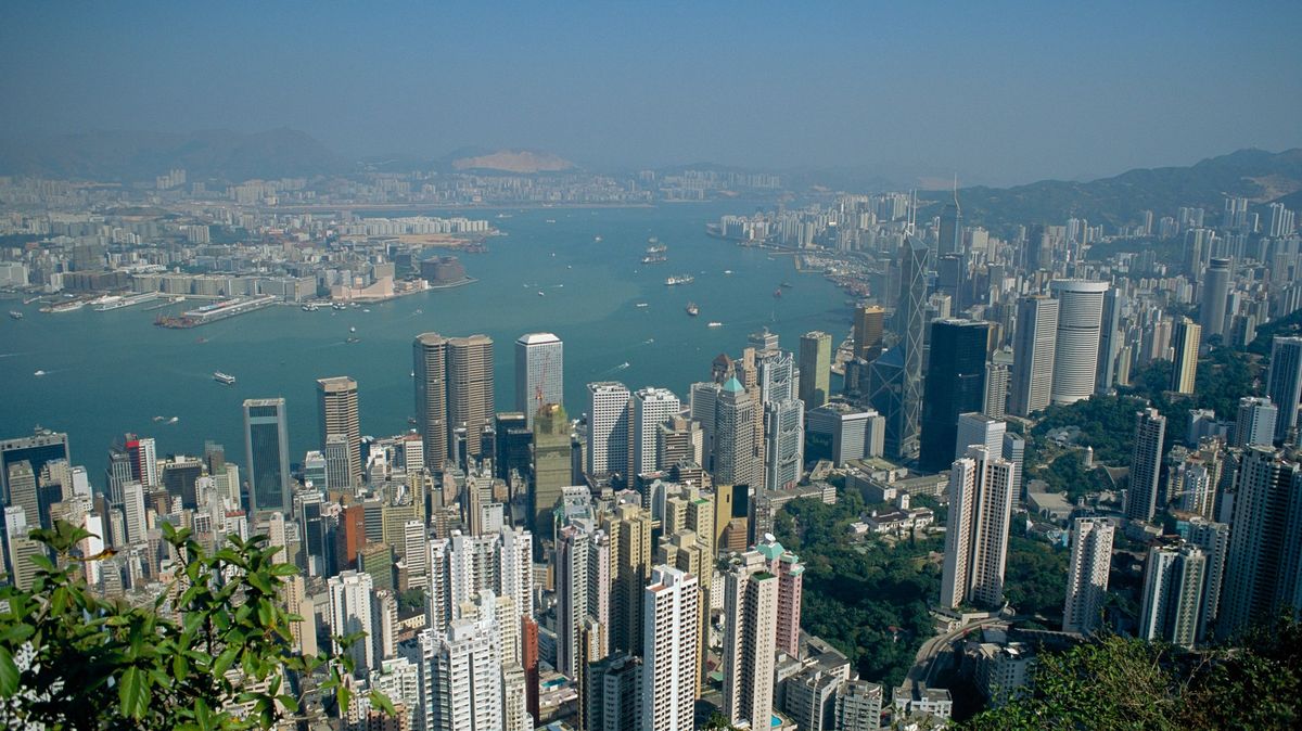 Půl milionu letenek zdarma. Šanci na cestu do Hongkongu mají lidé z celého světa