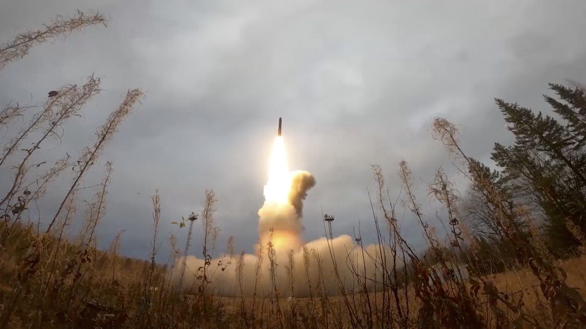 Poplach zazněl pozdě. Kyjev zasáhly rakety, které Ukrajinci neumí odhalit