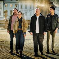 Na jihu Čech zločiny vyšetřovali (zleva) Leoš Noha, Judit Pecháček, David Novotný a Filip Březina. Snímek ze seriálu Místo zločinu České Budějovice (2023)