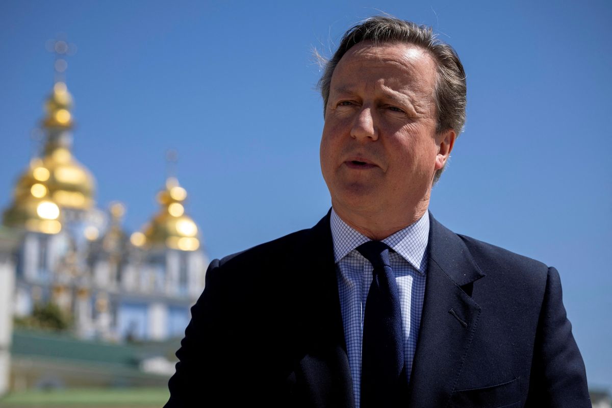 Cameron nevyloučil použití britských zbraní k ukrajinským útokům na ruské území