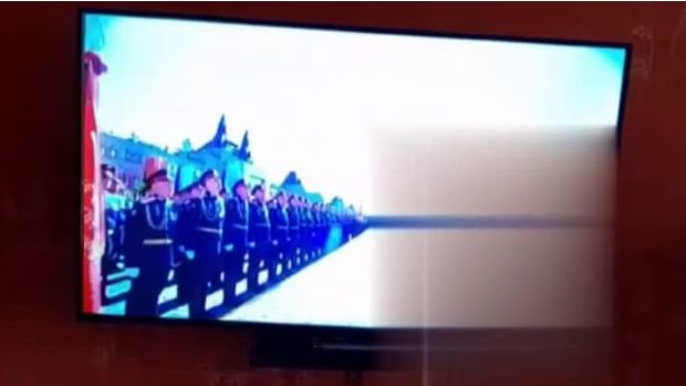 Ruští hackeři pustili do ukrajinské televize vojenskou přehlídku v Moskvě