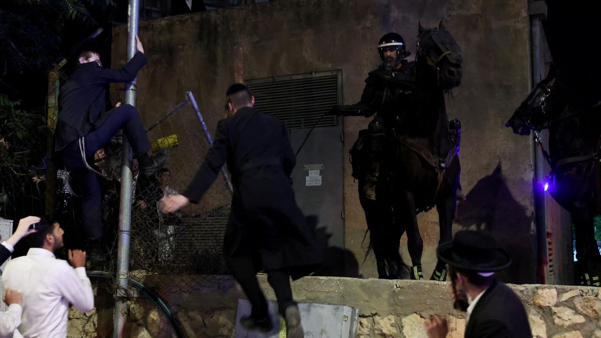 Ultraortodoxní židé se v Jeruzalémě střetli s policií kvůli branné povinnosti