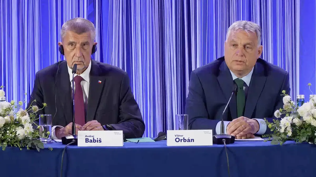 Babišova vláda si s Orbánem naběhla na vidle, říkají odborníci ke kauze hovorů do Ruska