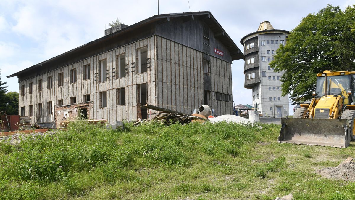 Turisté se konečně dočkají. Horská chata na Čerchově nabídne ubytování i restauraci