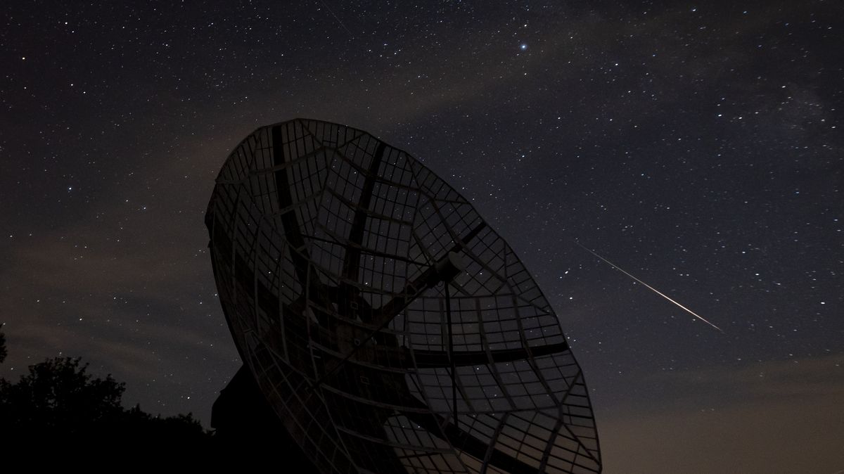 FOTO: Polární záře a Perseidy na noční obloze v Česku