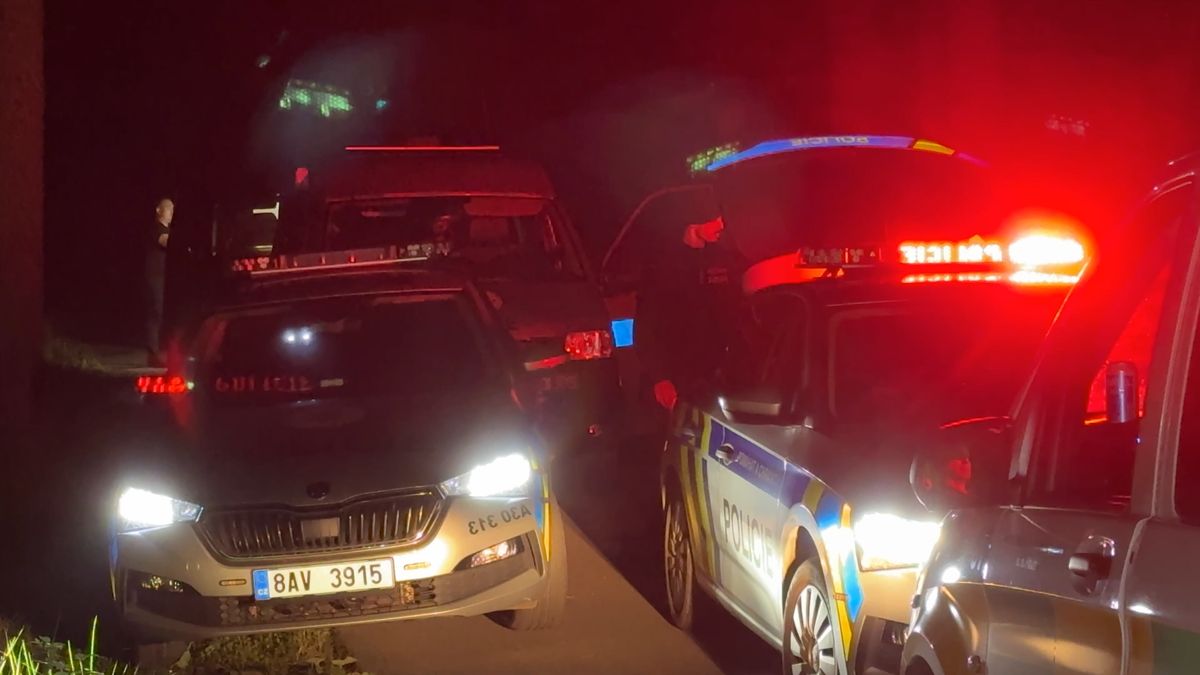 Policisté prověřují vraždu v Kunratickém lese, zadrželi podezřelého