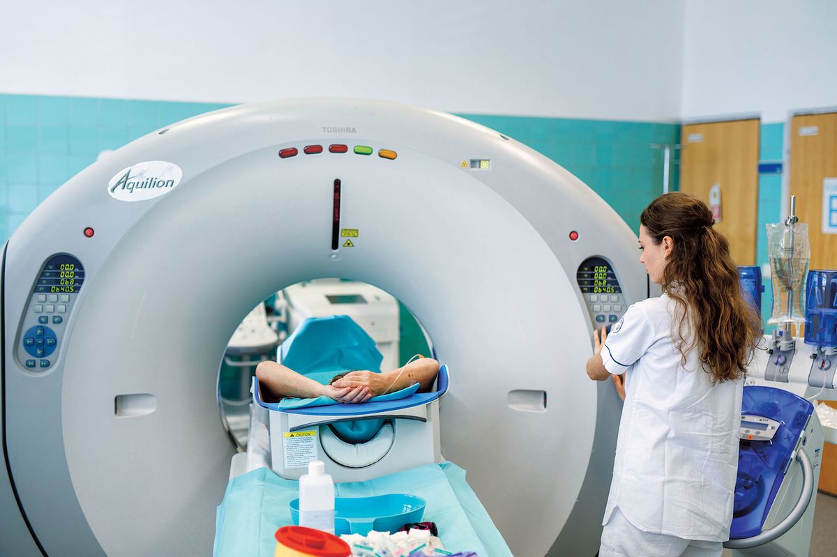 Pomocí magnetické rezonance je možné zobrazit většinu orgánů. Nevýhodou je délka vyšetření. Pacienti v „tunelu“ stráví obvykle desítky minut.