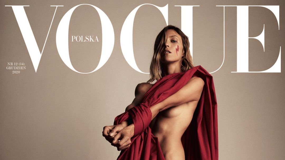Anja Rubiková na obálce nejnovější polské verze časopisu Vogue.