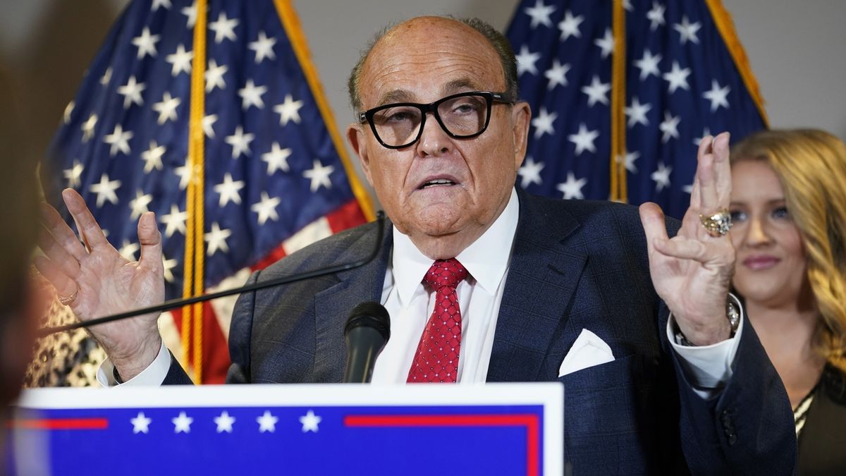 Trumpův právník Giuliani má podle poroty zaplatit 148 milionů dolarů za lživé obvinění