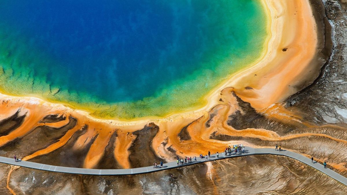 Do Yellowstonu za přírodou? Spíš pořídit si selfie