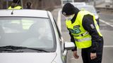 Policie v Plzeňském kraji rozdávala řidičům pokuty za nedodržování opatření