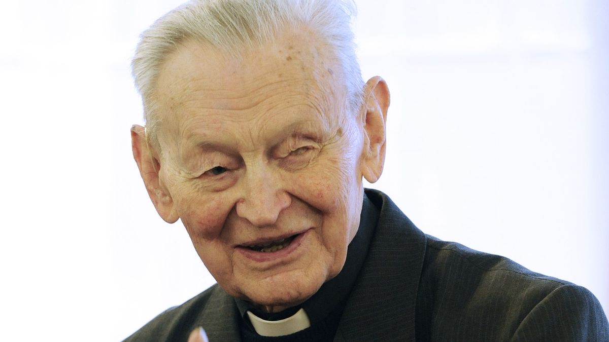 Ve 100 letech zemřel jezuita a politický vězeň František Pevný