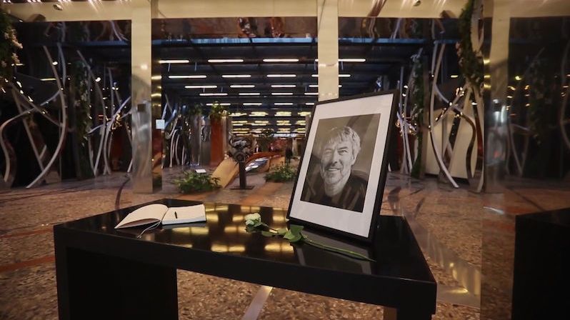 Žaloba Kellnerovy rodiny označuje tři viníky smrti miliardáře