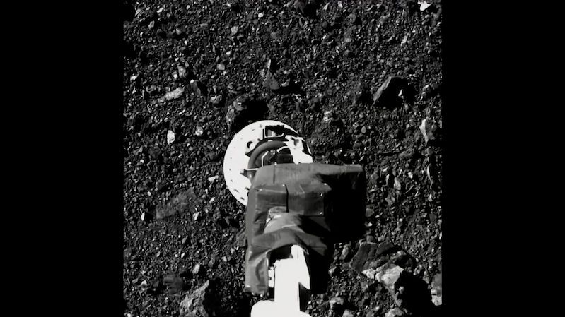 Sonda OSIRIS-REx letí se vzorky z planetky Bennu zpět k Zemi
