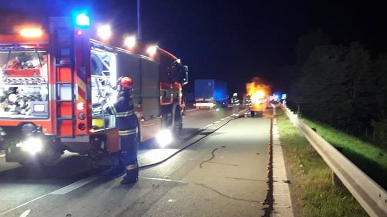 Kamionu u Břeclavi upadlo hořící kolo