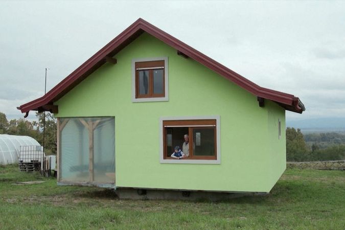 BEZ KOMENTÁŘE: Muž postavil dům, který se otáčí kolem své osy