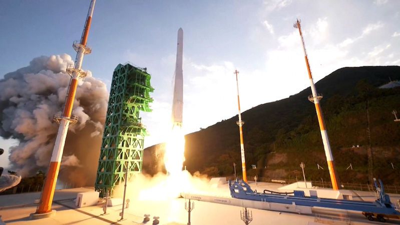 Jižní Korea vyslala do kosmu první vlastní raketu. Umístění makety družice na orbitu nevyšlo