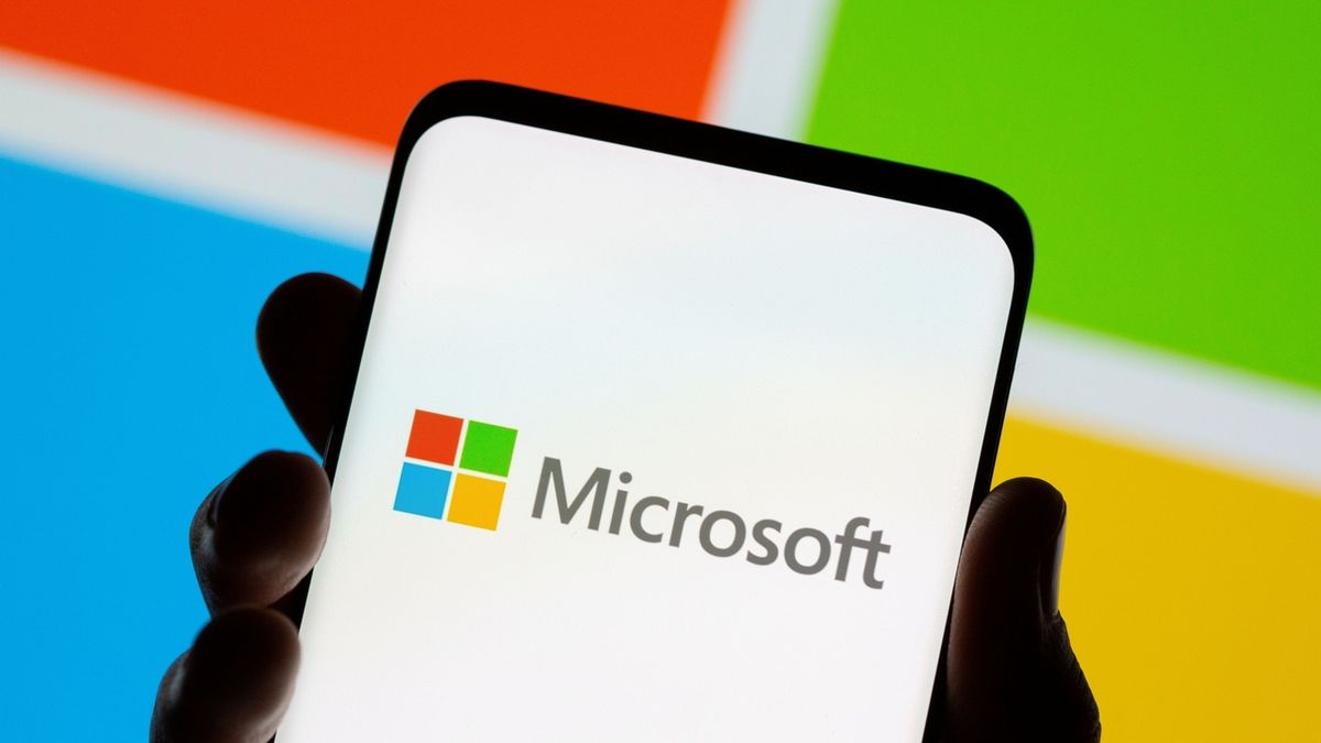 Tržní hodnota Microsoftu se téměř po půl roce vrátila nad 44 bilionů
