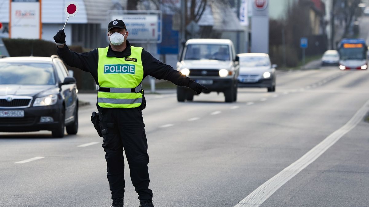 Policie ve Frýdku-Místku zastavila pojízdný vrak, po řidiči pátrala pět let